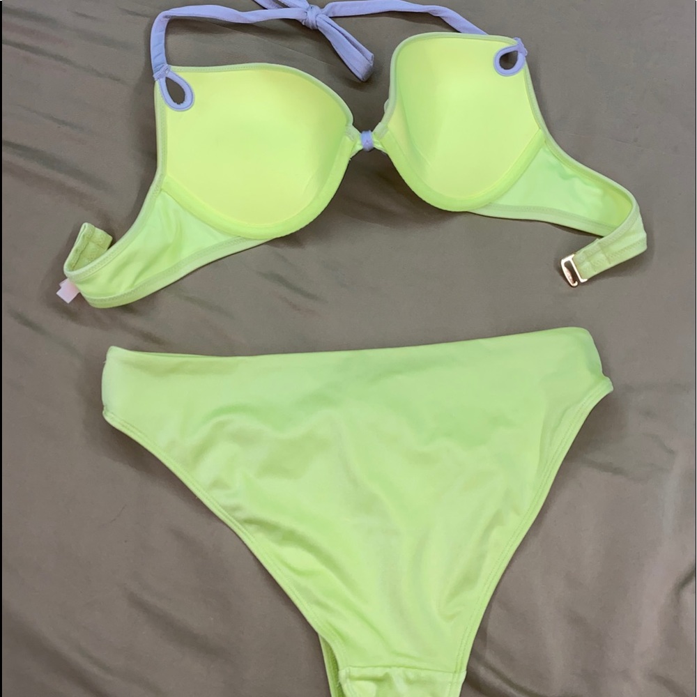 Neon bikini - Picture 3 of 3